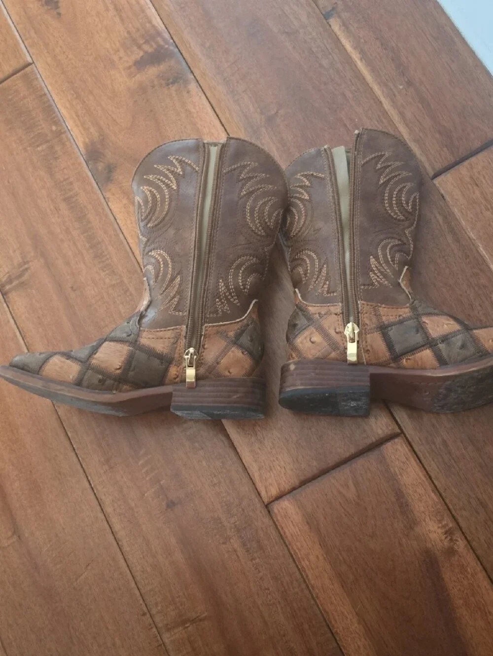 Rollda checkered western